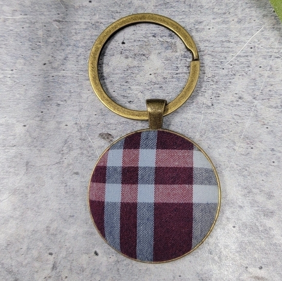 New Handmade | Plaid Upcycled Fabric Button Keychain - Picture 1 of 2